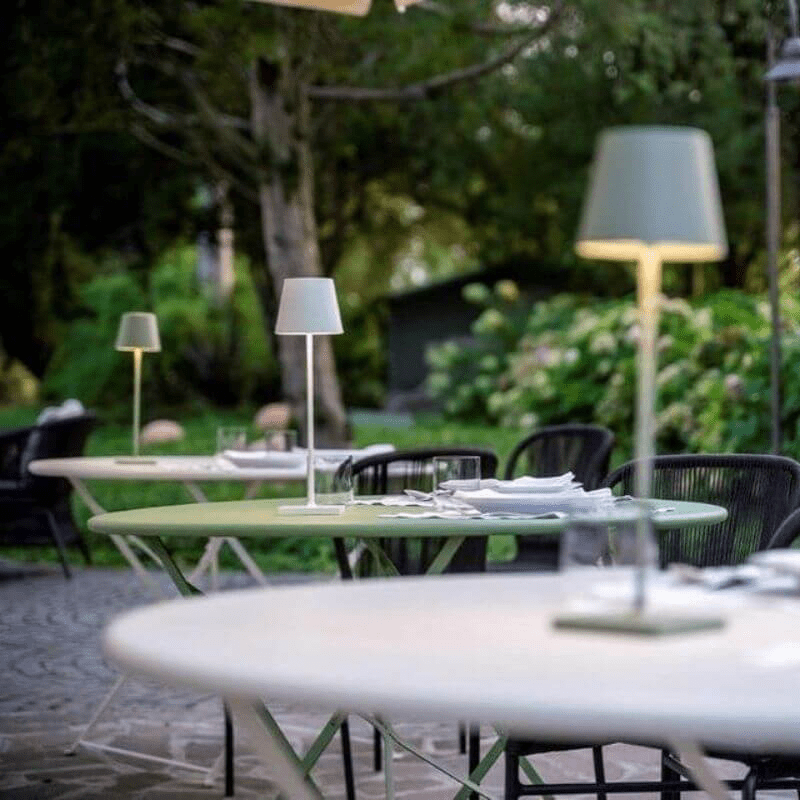 Bar veya Restoran için Ayarlanabilir LED Masa Lambası - Clario